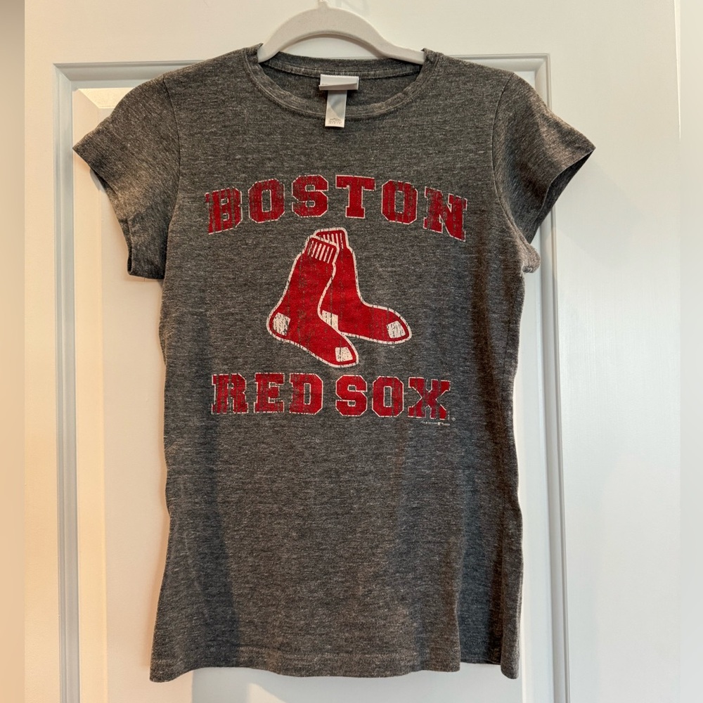 Women’s Red Sox t shirt